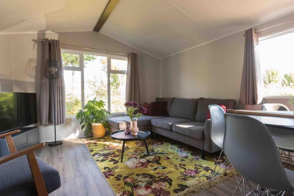 6-Persoons Chalet In Voorthuizen Op De Veluwe Villa Exterior foto